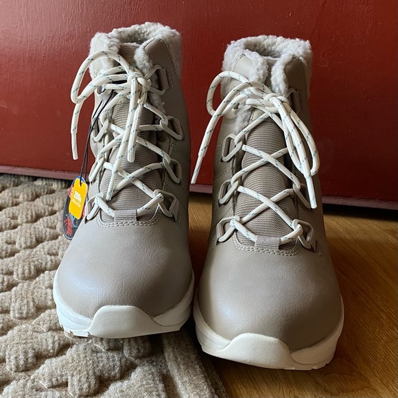 NWT Columbia snow boots, women's size 7 ❄️☃️ - Picture 2 of 9